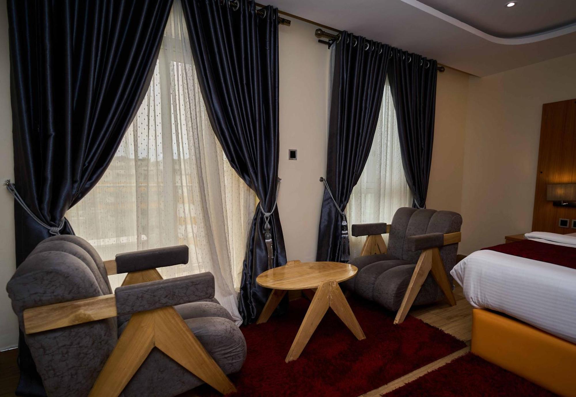 Watercress Hotels And Event Ікеджа Екстер'єр фото