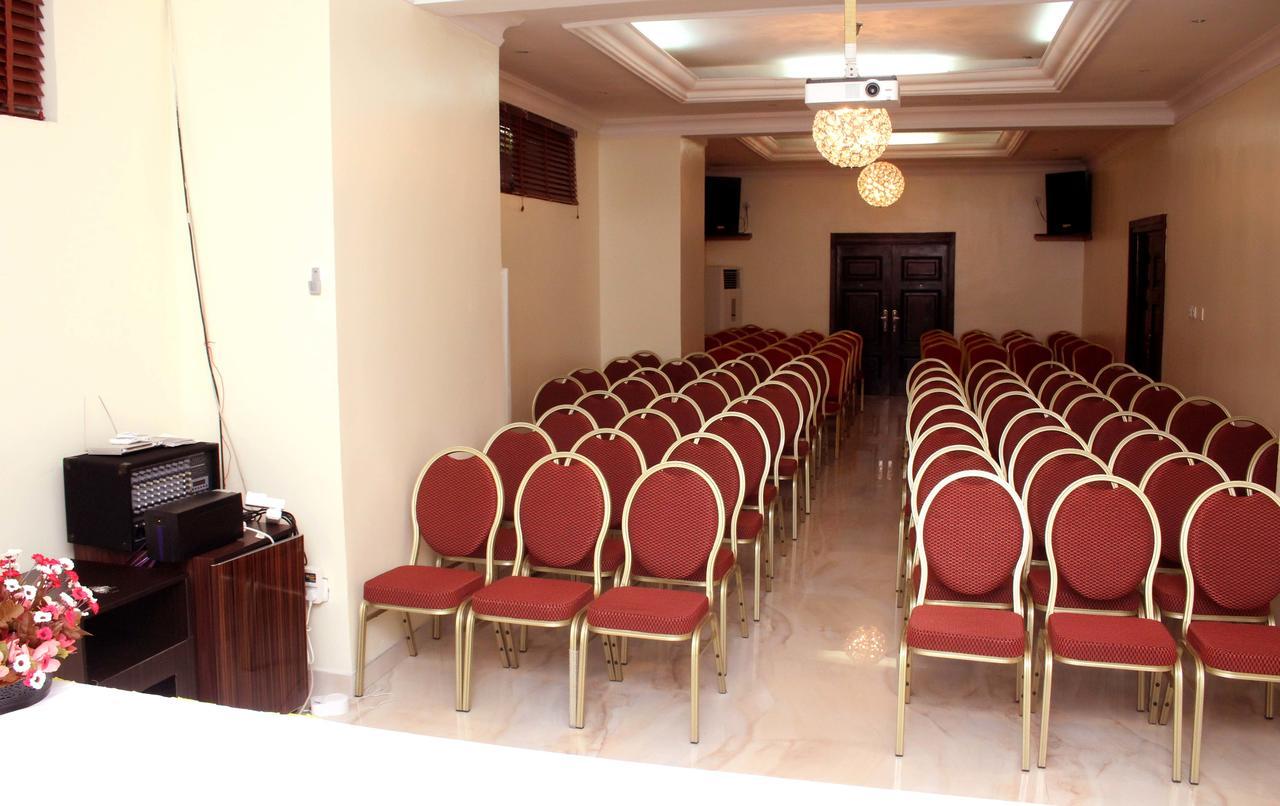 Watercress Hotels And Event Ікеджа Екстер'єр фото